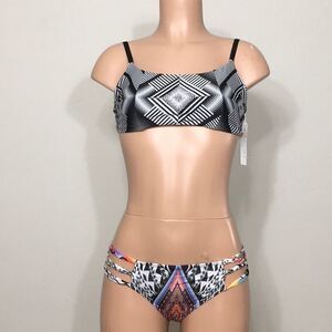 PILYQ Geometric diamond top and strappy bottom.D-cup/M-bottom